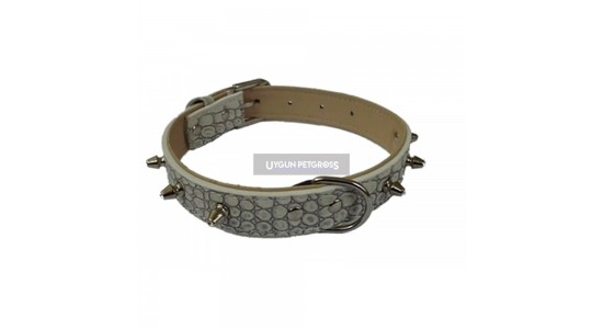 Eastland Derin Boyun Tasması Metal Aksesuarlı